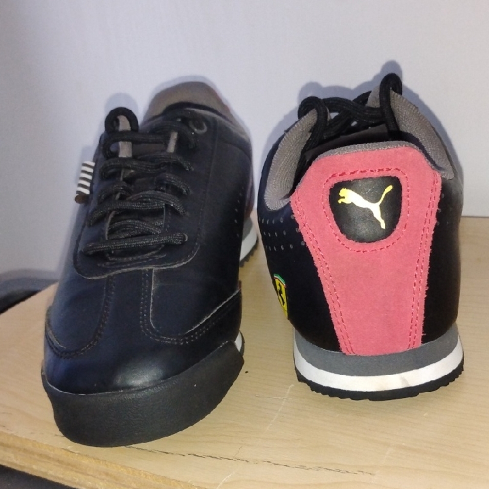 Puma Scuderia Ferrari x Roma Jr "Black Rosso Corsa" 5.5C - Picture 2 of 7